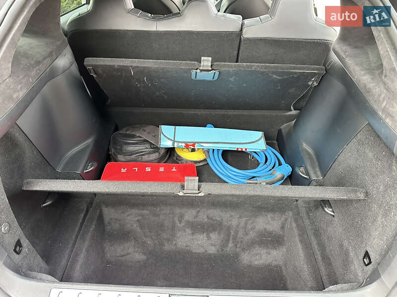 Внедорожник / Кроссовер Tesla Model X 2017 в Обухове