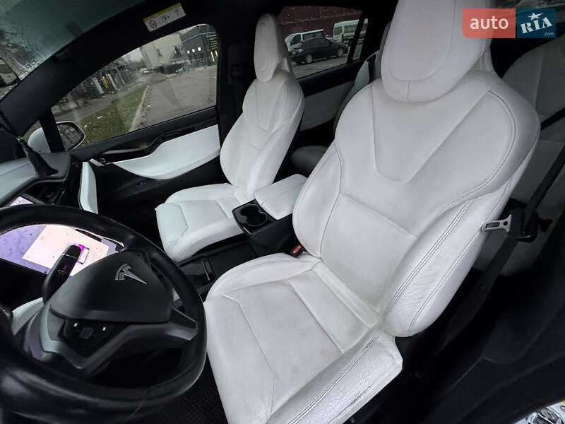 Внедорожник / Кроссовер Tesla Model X 2018 в Киеве