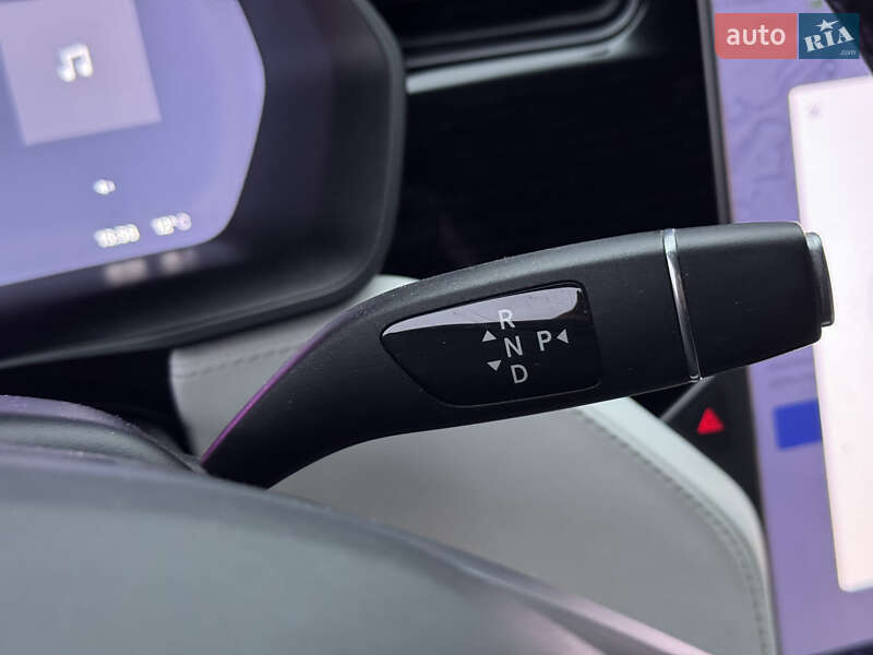 Внедорожник / Кроссовер Tesla Model X 2018 в Киеве