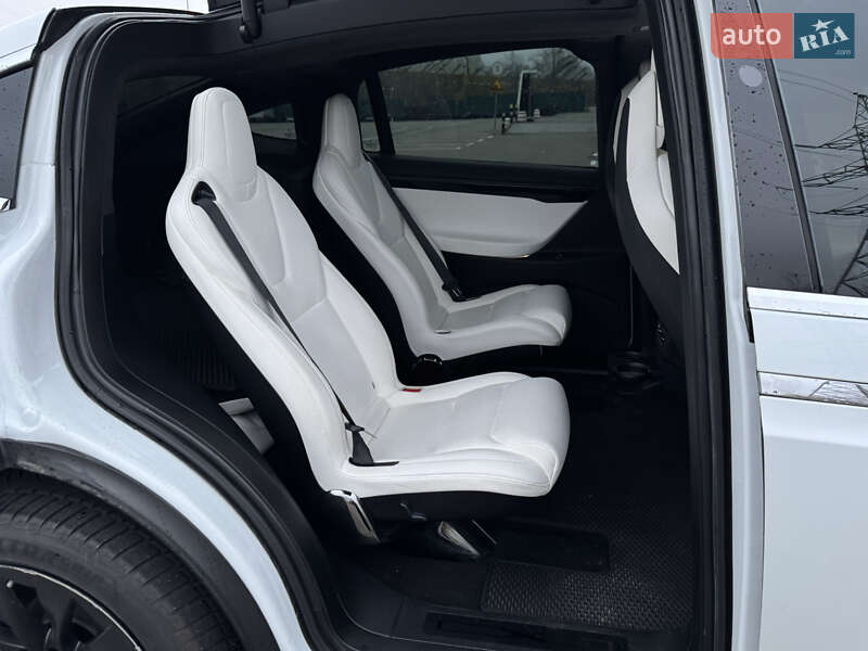 Внедорожник / Кроссовер Tesla Model X 2018 в Киеве