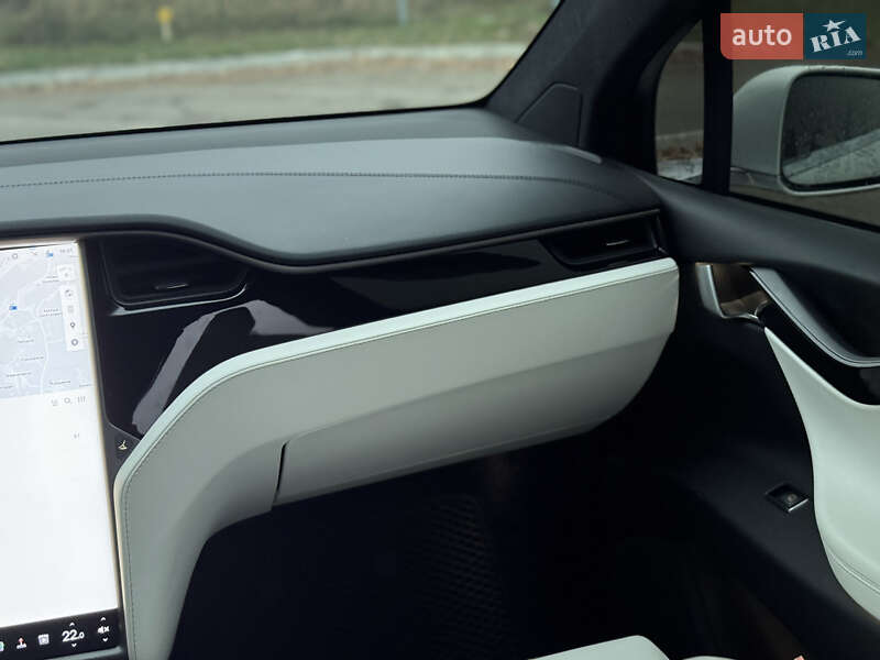 Внедорожник / Кроссовер Tesla Model X 2018 в Киеве