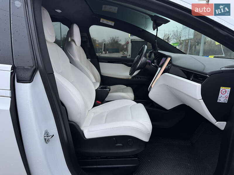 Внедорожник / Кроссовер Tesla Model X 2018 в Киеве