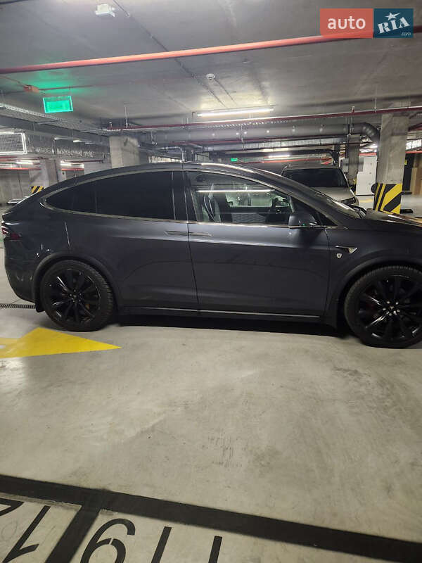 Внедорожник / Кроссовер Tesla Model X 2020 в Киеве