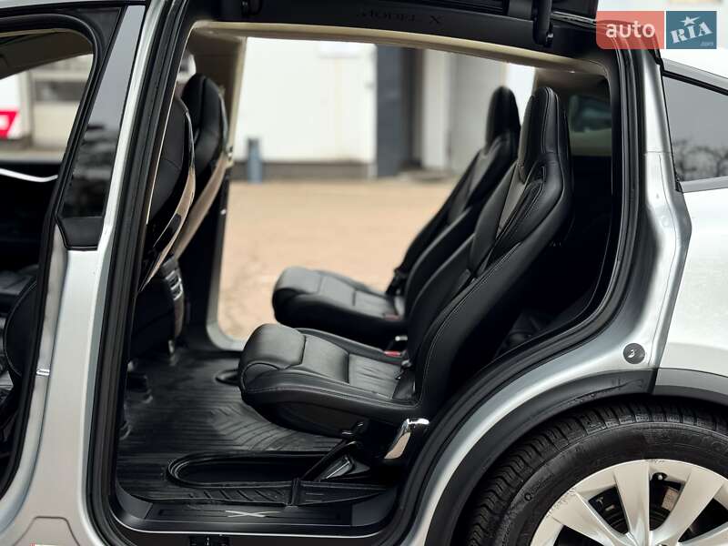 Внедорожник / Кроссовер Tesla Model X 2016 в Киеве