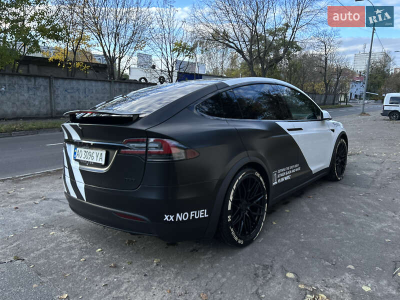 Внедорожник / Кроссовер Tesla Model X 2018 в Киеве
