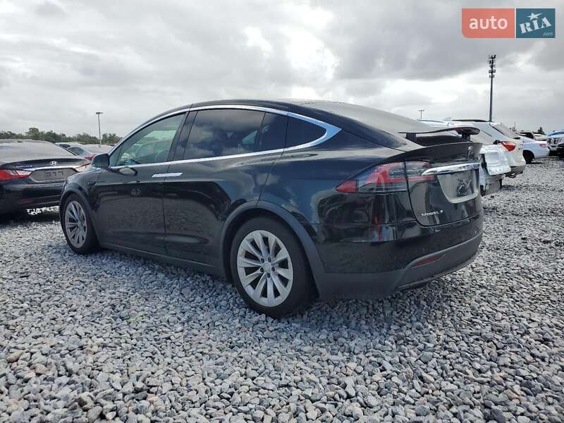 Позашляховик / Кросовер Tesla Model X 2017 в Івано-Франківську