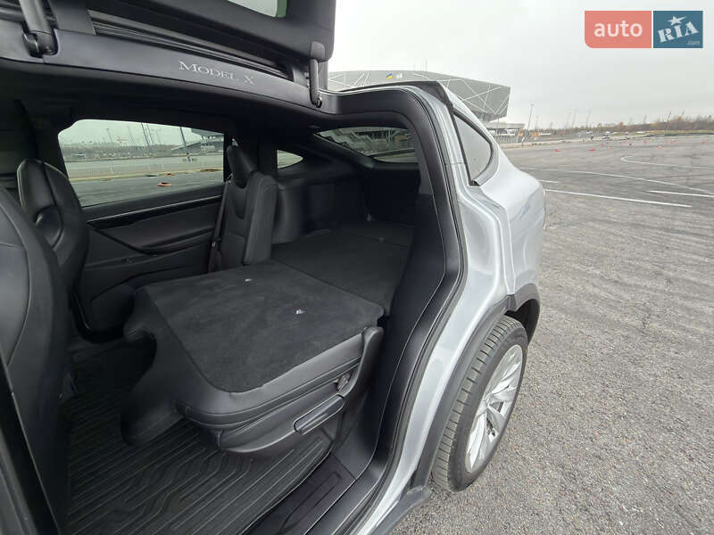 Позашляховик / Кросовер Tesla Model X 2017 в Львові