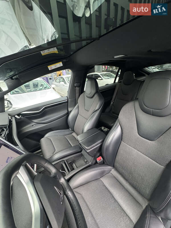 Позашляховик / Кросовер Tesla Model X 2017 в Львові