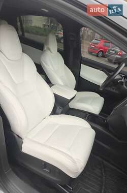 Внедорожник / Кроссовер Tesla Model X 2018 в Киеве