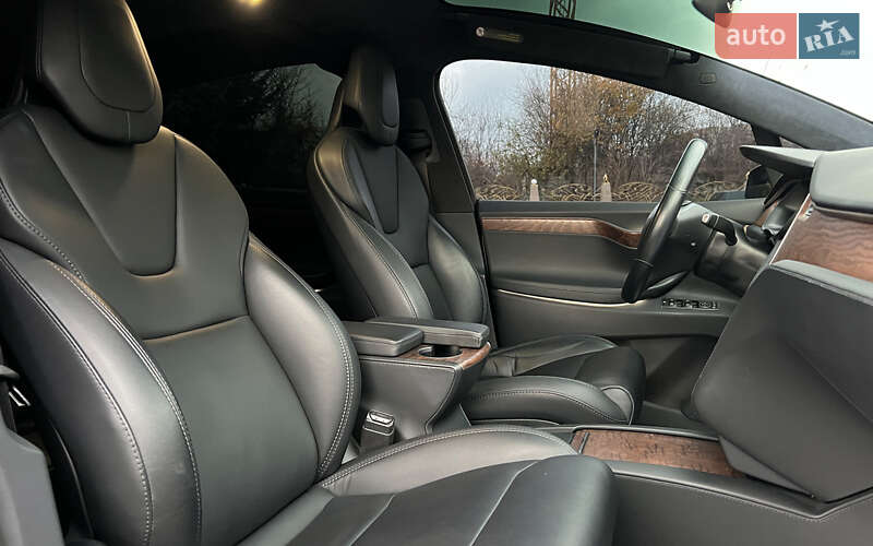 Внедорожник / Кроссовер Tesla Model X 2017 в Львове