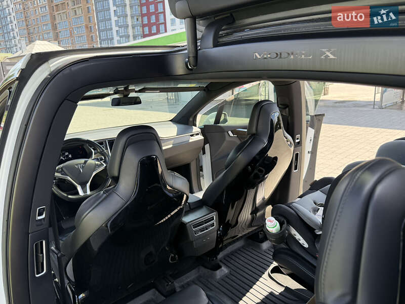 Внедорожник / Кроссовер Tesla Model X 2016 в Ивано-Франковске