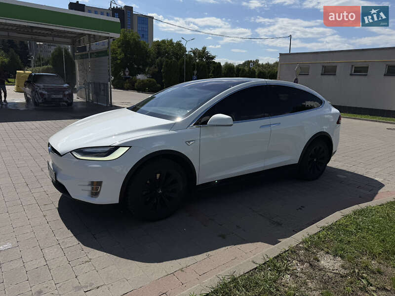 Внедорожник / Кроссовер Tesla Model X 2016 в Ивано-Франковске