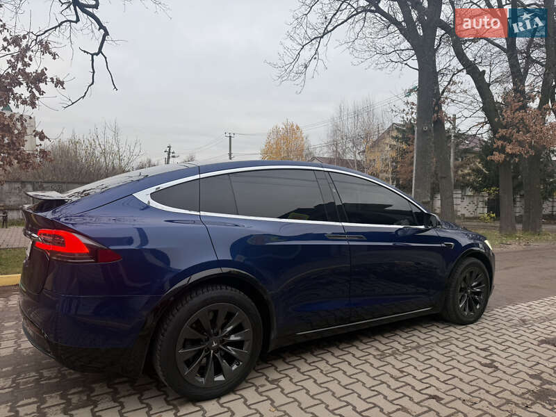 Позашляховик / Кросовер Tesla Model X 2016 в Києві фото 5 Позашляховик / Кросовер Tesla Model X 2016 в Києві