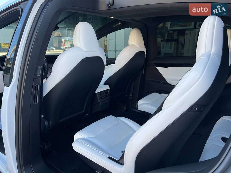 Позашляховик / Кросовер Tesla Model X 2020 в Одесі фото 29 Позашляховик / Кросовер Tesla Model X 2020 в Одесі