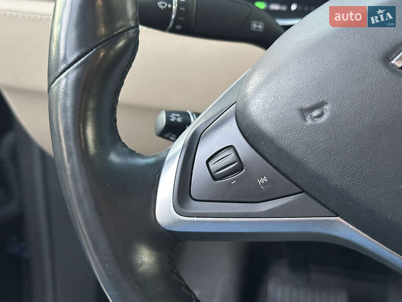 Внедорожник / Кроссовер Tesla Model X 2017 в Харькове