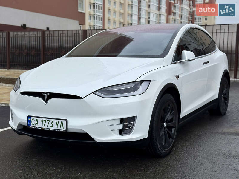 Позашляховик / Кросовер Tesla Model X 2019 в Умані