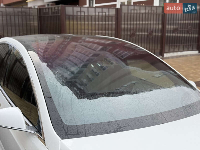 Позашляховик / Кросовер Tesla Model X 2019 в Умані