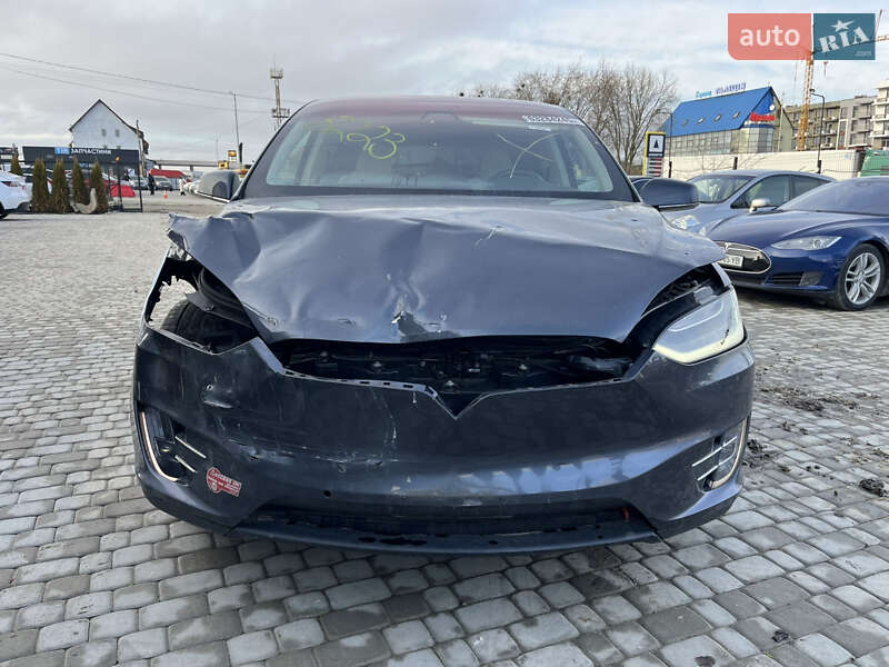 Позашляховик / Кросовер Tesla Model X 2018 в Львові