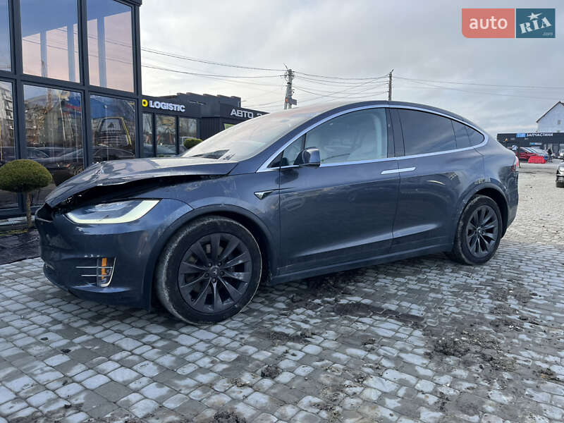 Позашляховик / Кросовер Tesla Model X 2018 в Львові
