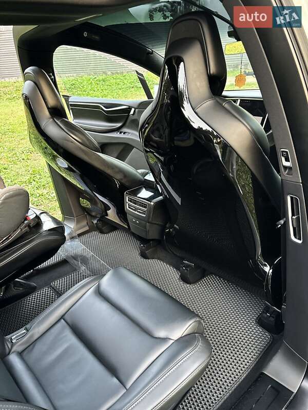 Внедорожник / Кроссовер Tesla Model X 2016 в Озерном