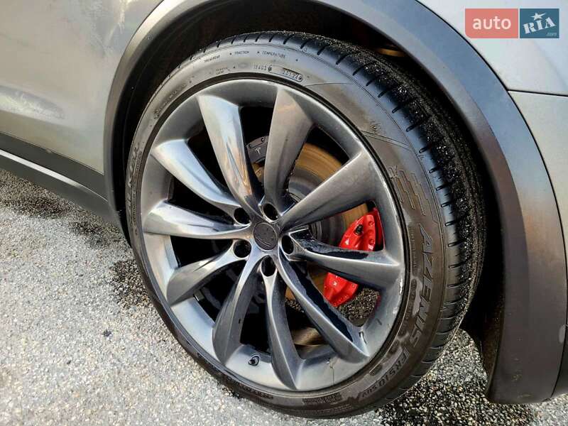 Внедорожник / Кроссовер Tesla Model X 2019 в Днепре