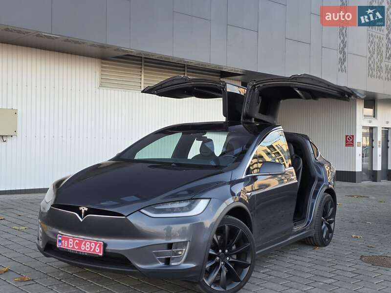 Позашляховик / Кросовер Tesla Model X 2018 в Рівному
