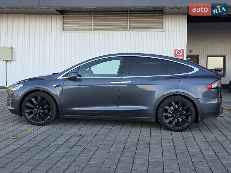 Позашляховик / Кросовер Tesla Model X 2018 в Рівному