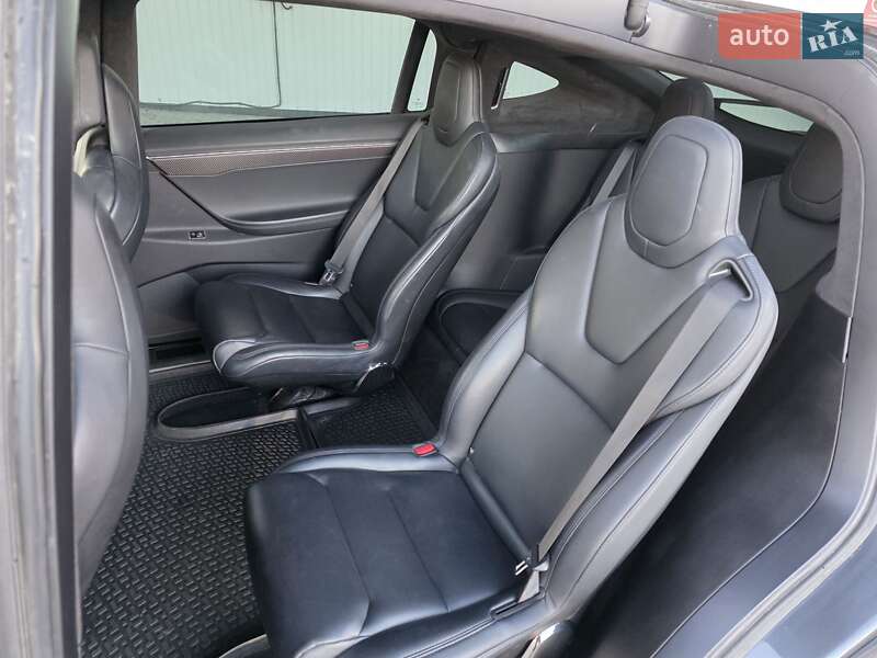 Позашляховик / Кросовер Tesla Model X 2018 в Рівному