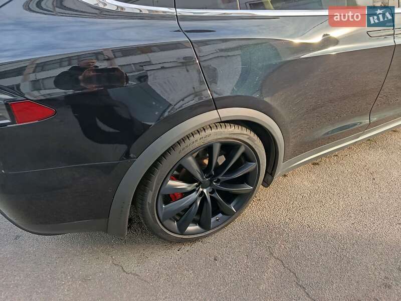 Позашляховик / Кросовер Tesla Model X 2017 в Києві