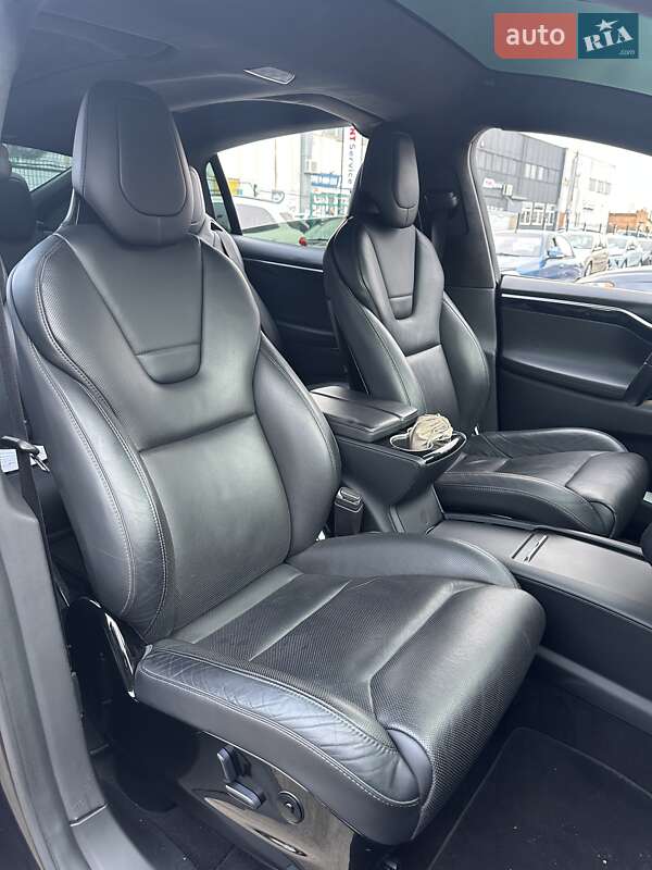 Позашляховик / Кросовер Tesla Model X 2016 в Сумах