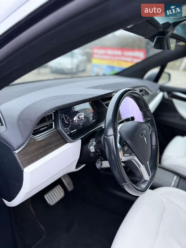 Позашляховик / Кросовер Tesla Model X 2016 в Львові фото 9 Позашляховик / Кросовер Tesla Model X 2016 в Львові