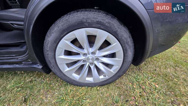 Внедорожник / Кроссовер Tesla Model X 2021 в Полтаве