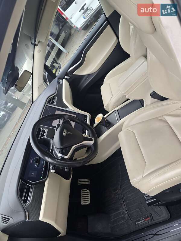 Внедорожник / Кроссовер Tesla Model X 2017 в Киеве