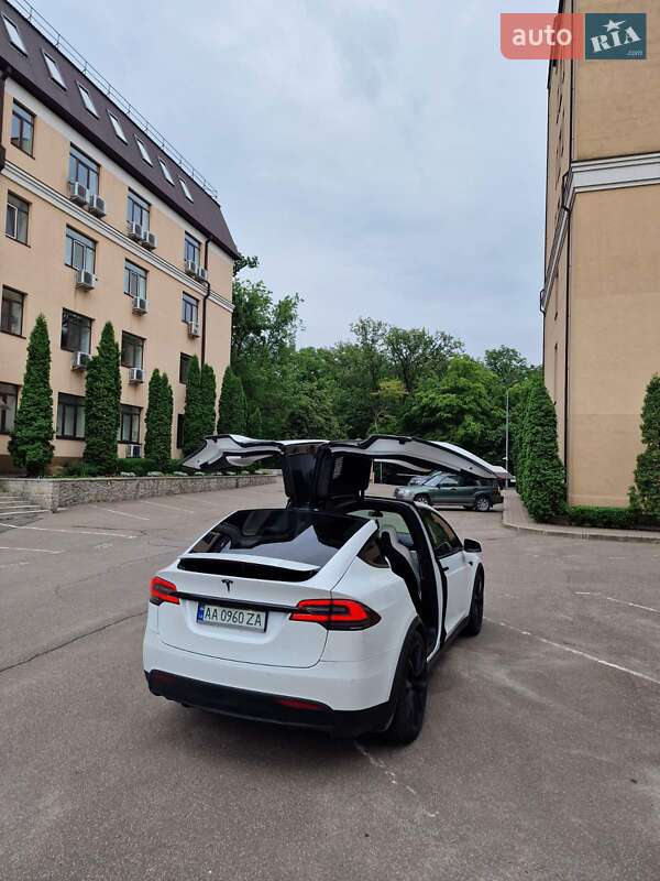 Внедорожник / Кроссовер Tesla Model X 2018 в Киеве