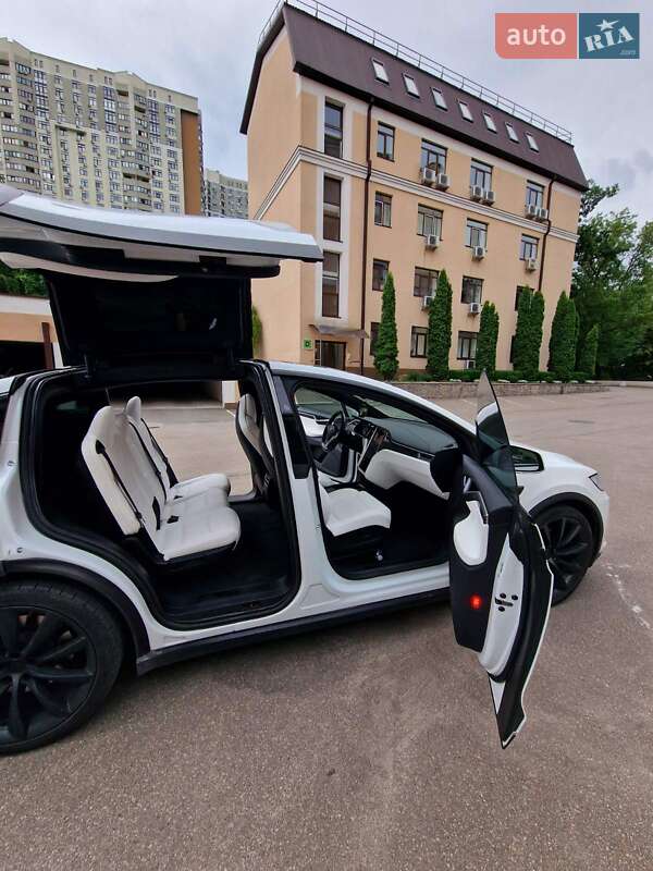 Внедорожник / Кроссовер Tesla Model X 2018 в Киеве
