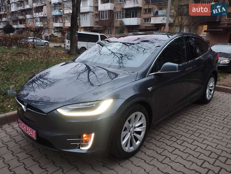 Позашляховик / Кросовер Tesla Model X 2016 в Ужгороді
