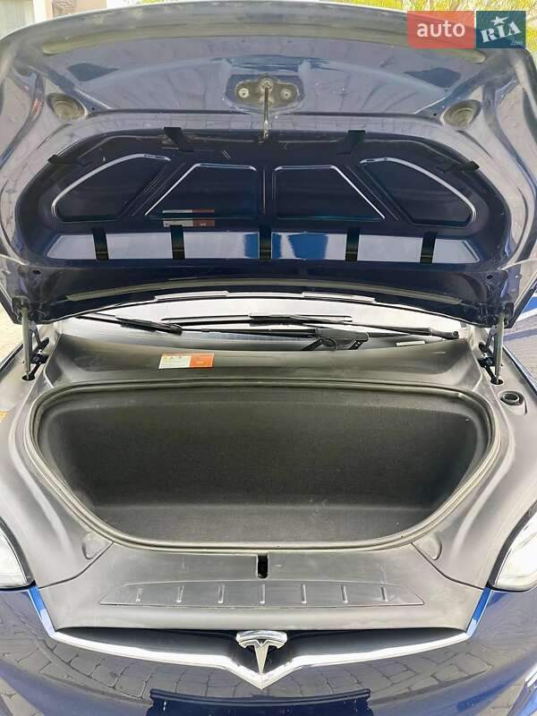 Внедорожник / Кроссовер Tesla Model X 2017 в Днепре фото 20 Внедорожник / Кроссовер Tesla Model X 2017 в Днепре