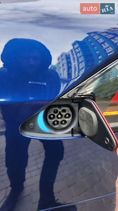 Внедорожник / Кроссовер Tesla Model X 2017 в Днепре фото 28 Внедорожник / Кроссовер Tesla Model X 2017 в Днепре