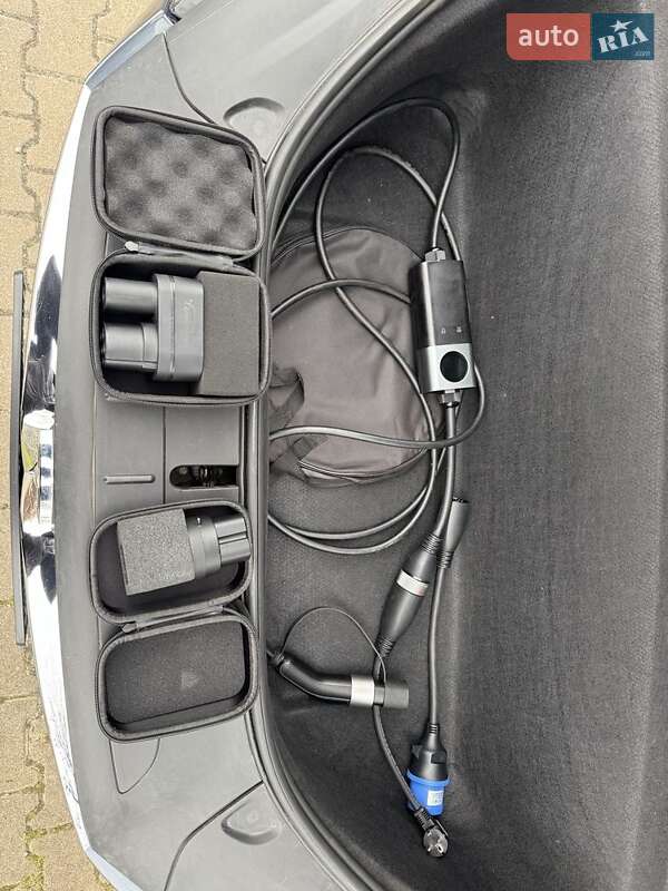 Внедорожник / Кроссовер Tesla Model X 2016 в Киеве фото 4 Внедорожник / Кроссовер Tesla Model X 2016 в Киеве