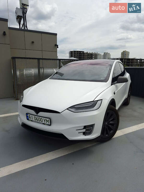 Внедорожник / Кроссовер Tesla Model X 2019 в Киеве