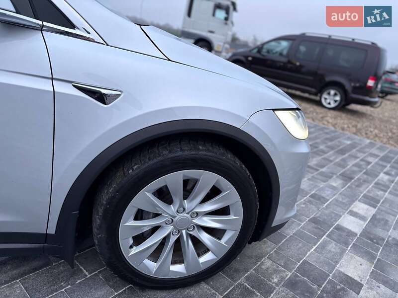 Внедорожник / Кроссовер Tesla Model X 2018 в Коломые