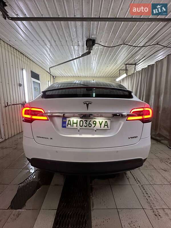 Внедорожник / Кроссовер Tesla Model X 2016 в Изюме фото 5 Внедорожник / Кроссовер Tesla Model X 2016 в Изюме