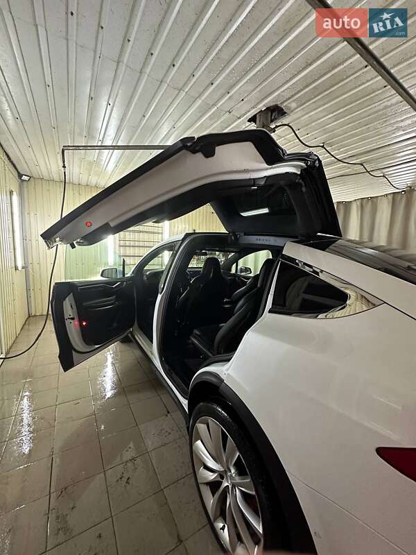 Внедорожник / Кроссовер Tesla Model X 2016 в Изюме фото 8 Внедорожник / Кроссовер Tesla Model X 2016 в Изюме