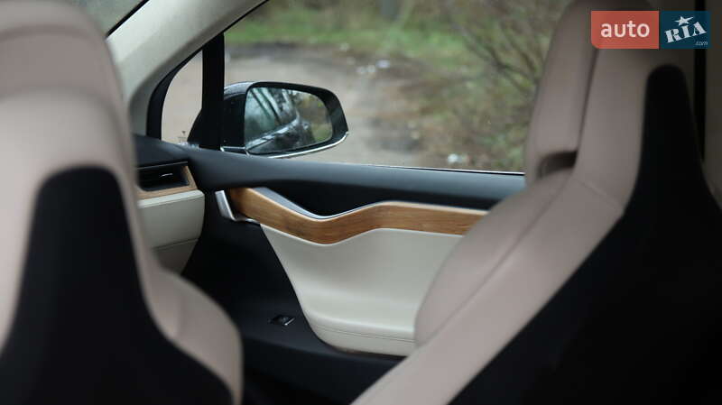 Внедорожник / Кроссовер Tesla Model X 2018 в Житомире фото 46 Внедорожник / Кроссовер Tesla Model X 2018 в Житомире