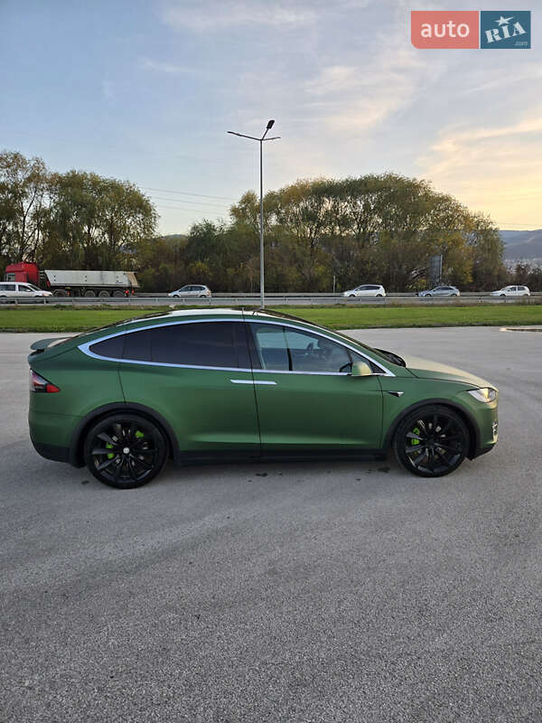 Позашляховик / Кросовер Tesla Model X 2016 в Харкові