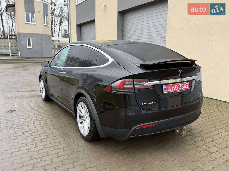 Позашляховик / Кросовер Tesla Model X 2017 в Радехові