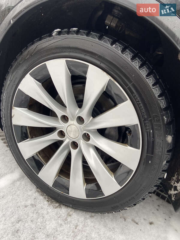 Внедорожник / Кроссовер Tesla Model X 2020 в Киеве