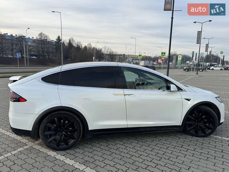 Внедорожник / Кроссовер Tesla Model X 2019 в Львове