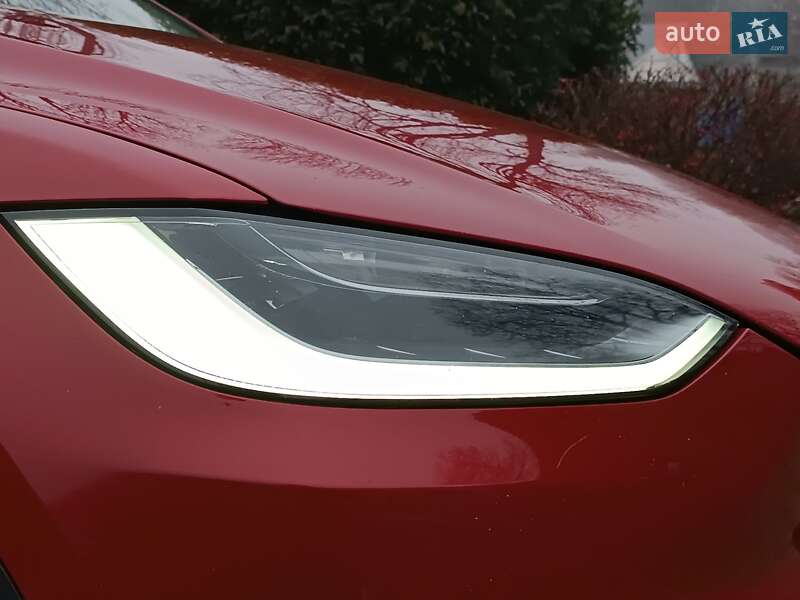 Внедорожник / Кроссовер Tesla Model X 2017 в Стрые