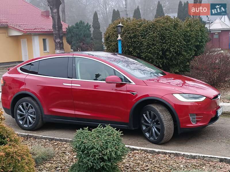 Внедорожник / Кроссовер Tesla Model X 2017 в Стрые